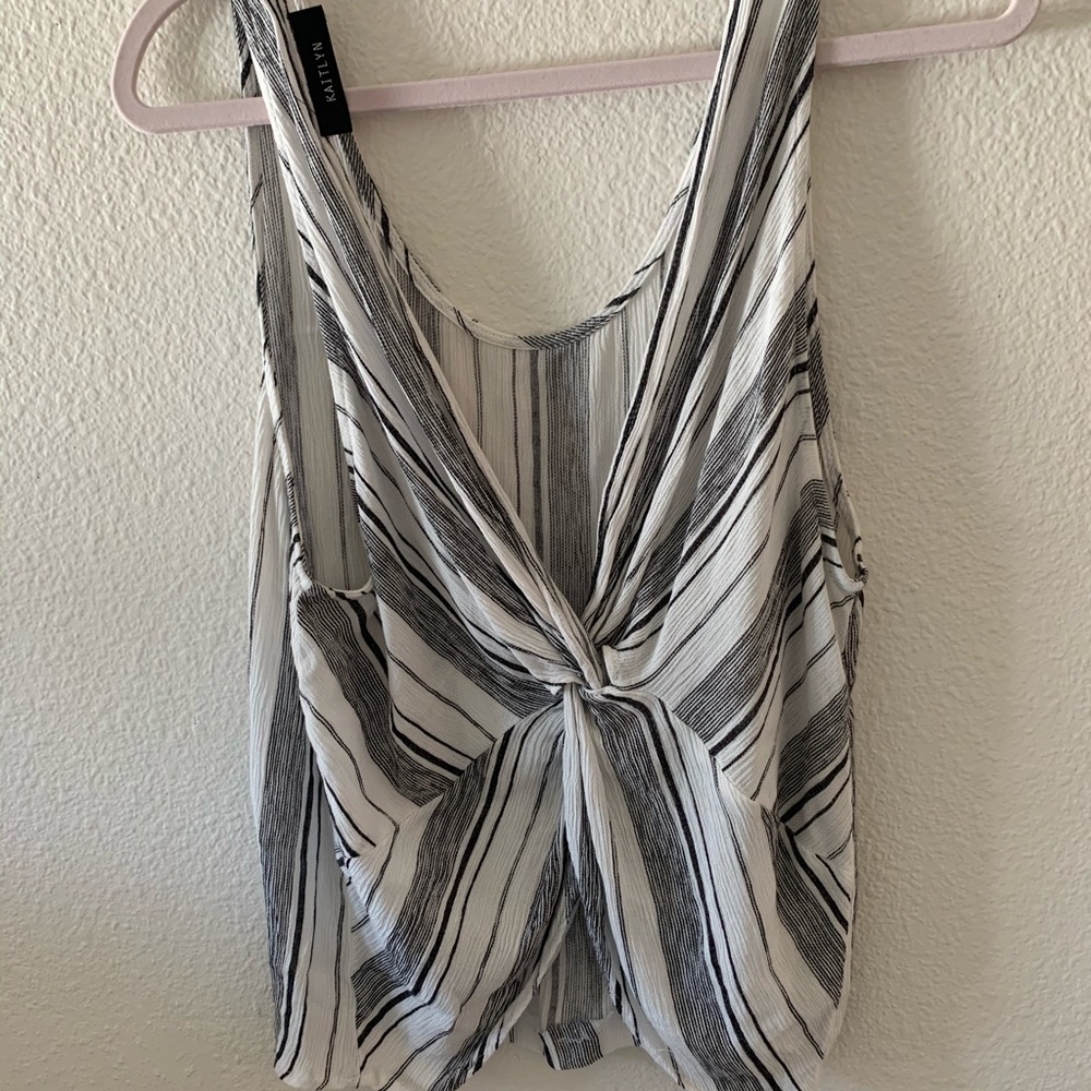 STRIPED twist back tank 🖤